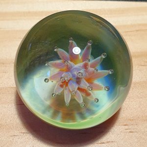 Marble : Implosion fleur dans un vortex argenté